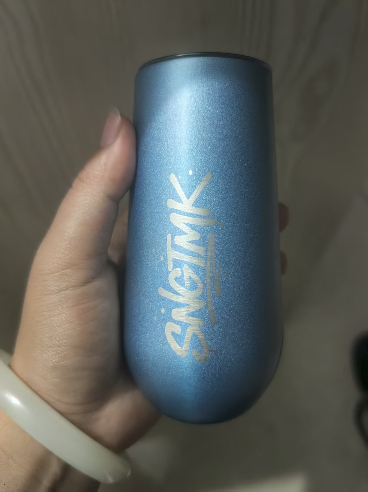 Wine With Beer Name - カスタムネーム スウィグカップ 保温保冷タンブラー コーヒーマグ 真空断熱タンブラー クールトラベルマグ