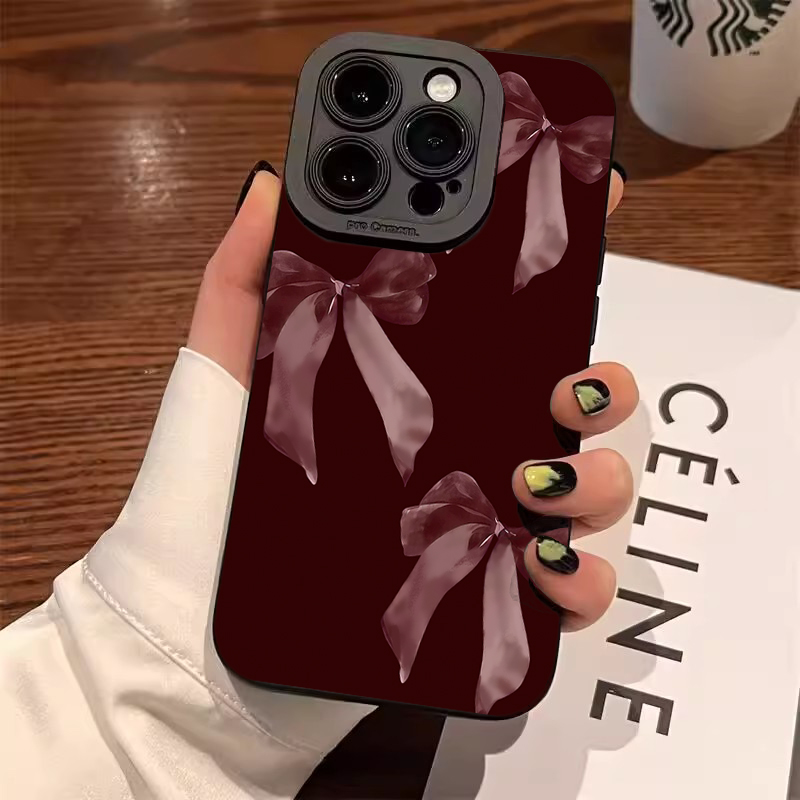 Wine & Beer Shop - ワインレッドの蝶結び柄ソフトフォンケース、Samsung Galaxy S25 FE、S23、S22、S21、S24 Ultra Plus、A55、A35、A15、A56、A36、A16、A06