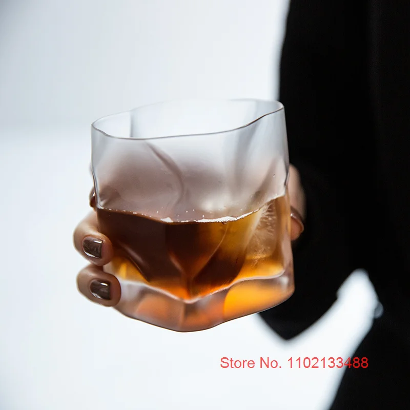 不規則な形のウイスキークリスタルカップ 日本の芸術的なガラス - Wine Beer Tasting のレビューと価格
